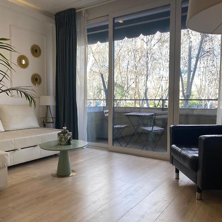 Lujoso Apto Paseo Del Prado Apartman Madrid Kültér fotó