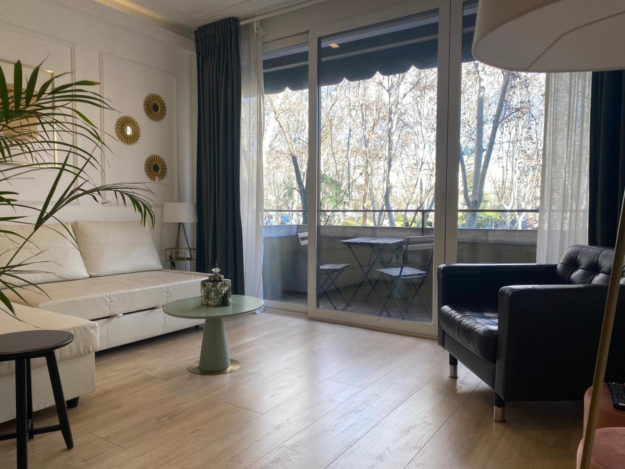 Lujoso Apto Paseo Del Prado Apartman Madrid Kültér fotó